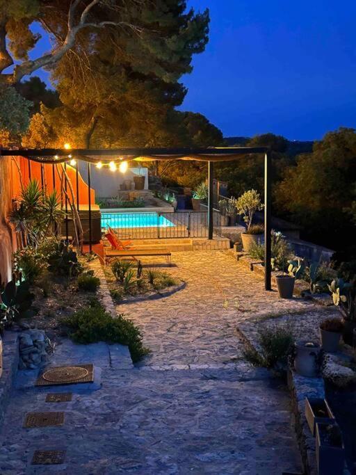 Sous Le « Figuier » Villa Cornillon-Confoux Dış mekan fotoğraf
